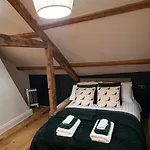 Tilly's Cosy Retreats - Viaduct